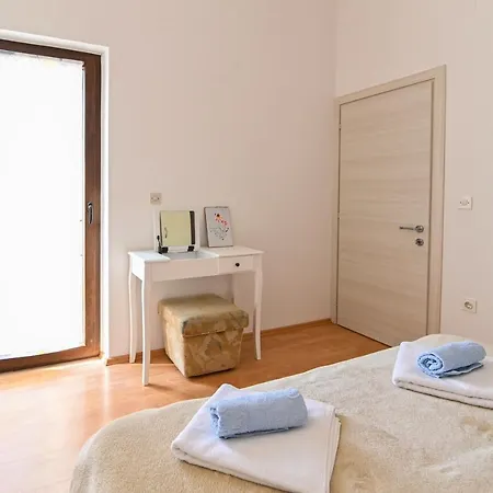 Andrea I Apartment