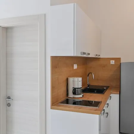 Andrea I Apartman *