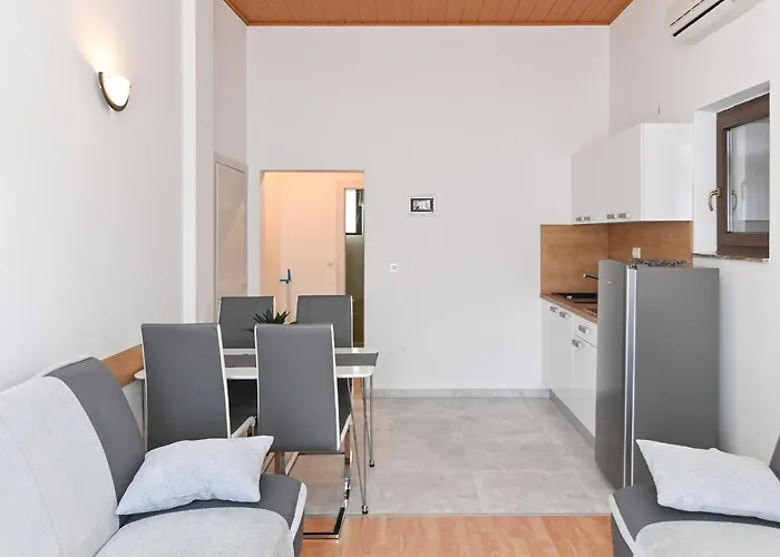 Andrea I Lägenhet Baška